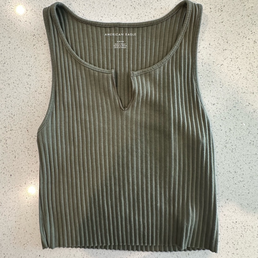 American eagle crop top